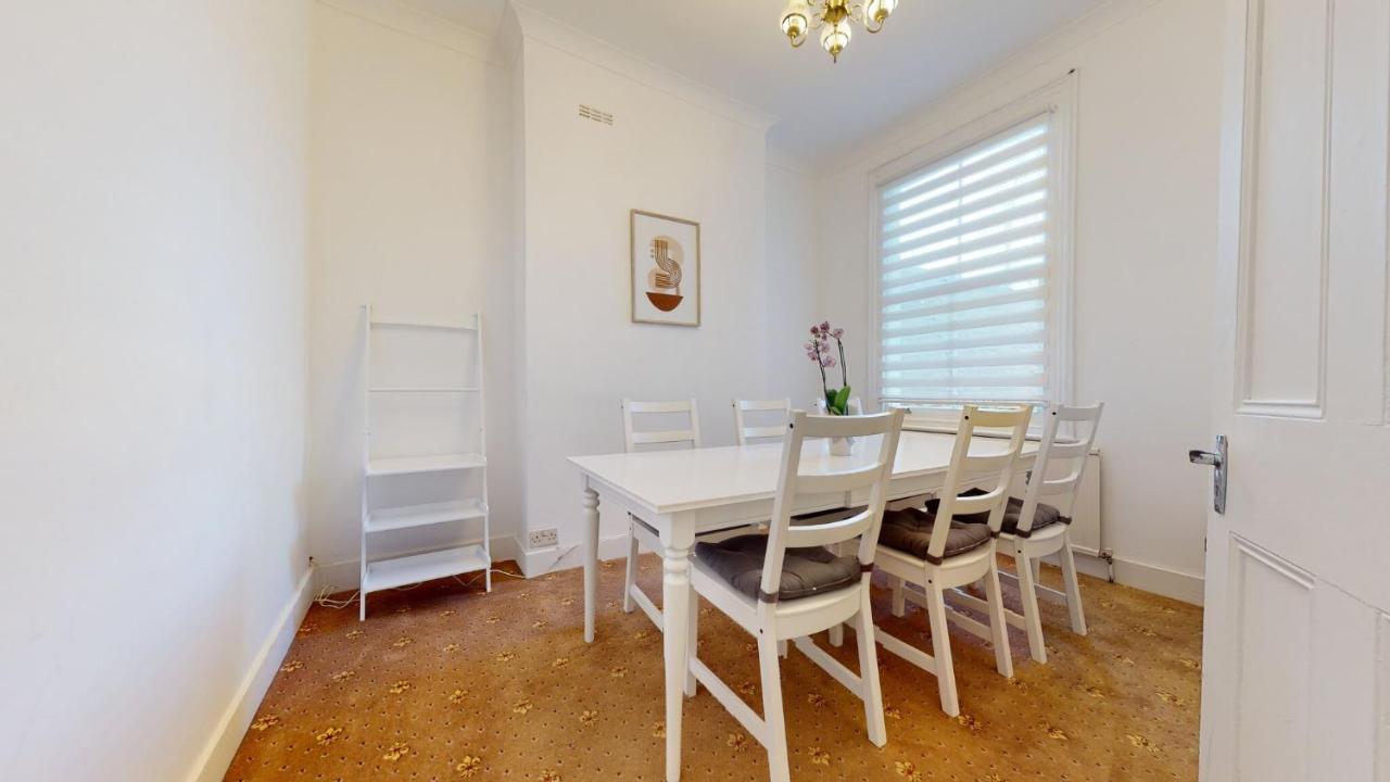 Cheerful 4 Bedroom Victorian House With Back Courtyard London Bagian luar foto