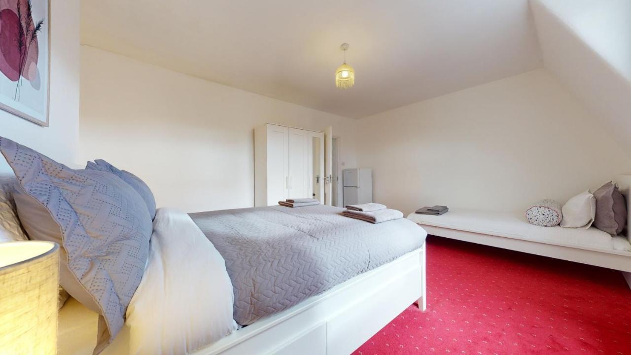 Cheerful 4 Bedroom Victorian House With Back Courtyard London Bagian luar foto